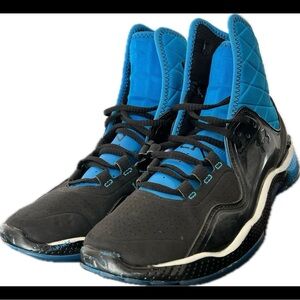 Under Armour Cam Shoe 7Y Blue and Black high rise ankle support shoes pre loved